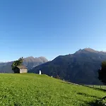 Hohe Bruecke 3*