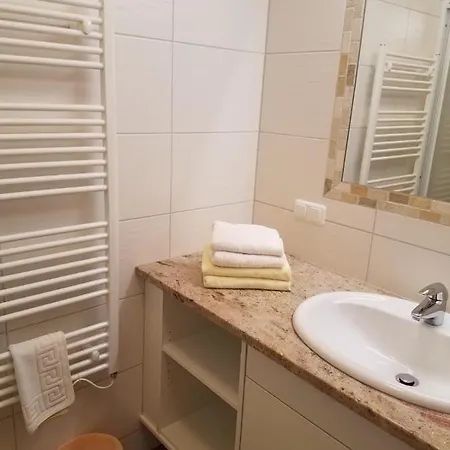 Отель Aparthotel Hohe Bruecke 3*