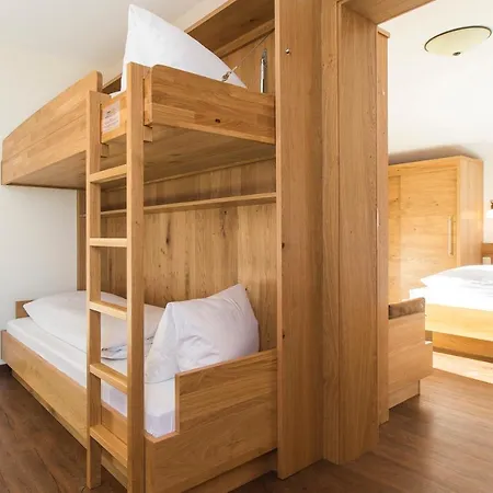 Aparthotel Hohe Bruecke 3*