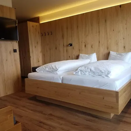 Aparthotel Hohe Bruecke Миттерзилль