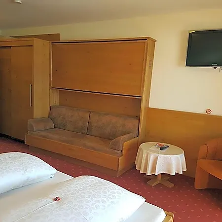 Hohe Bruecke Otel 3*