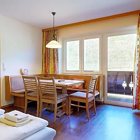Otel Hohe Bruecke 3*