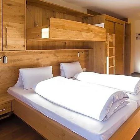 Otel Hohe Bruecke 3*