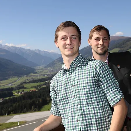 Hohe Bruecke Hotel 3*