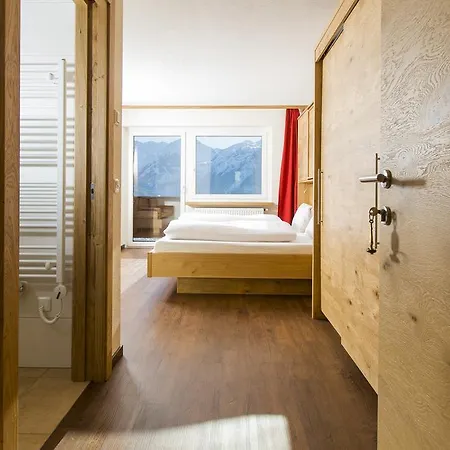 Aparthotel Hohe Bruecke 3* Миттерзилль