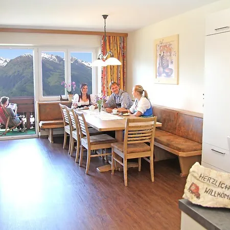 Отель Aparthotel Hohe Bruecke 3*